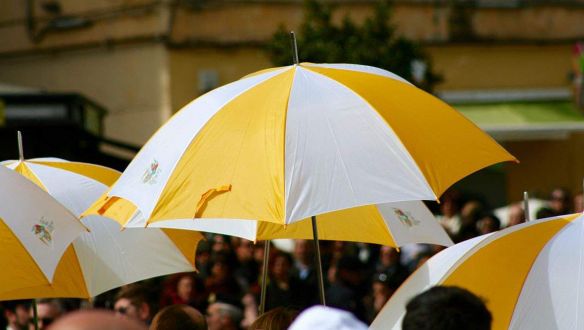 A pápa elengedi a koronavírusban megfertőzöttek bűneit