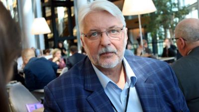 Lengyel kormánypárti EP-képviselő az Azonnalinak: Nem hagyjuk a magyarokat az út szélén!