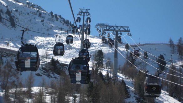 Elkezdődött az első per, amiben mulasztással vádolják az osztrák államot a járványkezelés kapcsán