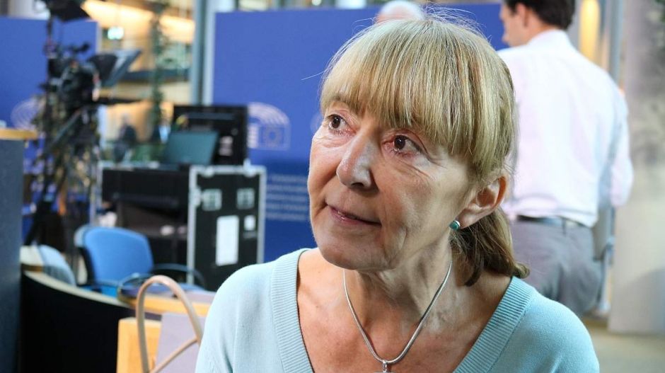 Tudja, mi a különbség Románia és Magyarország között? Romániában tüntetnek a politikusok ellen