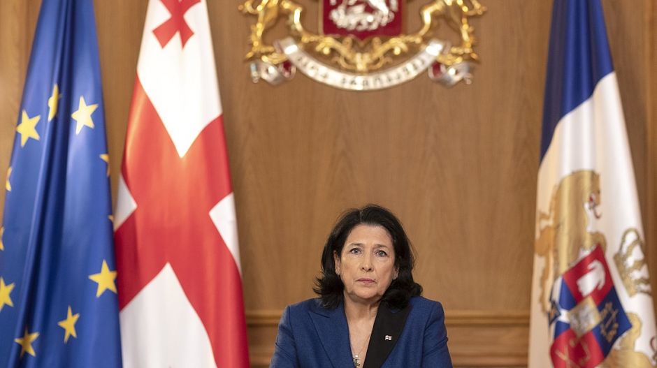 „Nem látunk benneteket szívesen” – üzenik minden orosznak óriásplakátokon a grúzok