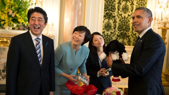 Meggyilkolták a volt japán miniszterelnököt