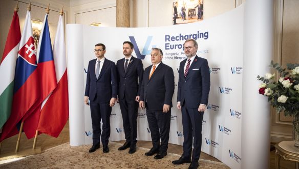 Szlovákia úgy döntött, takarékra teszi a V4-es külpolitikát