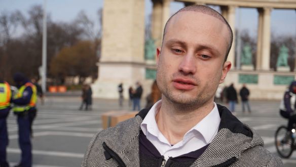 Ecsenyi Áron szerint ugyan népszerűbb Fekete-Győr Andrásnál, de visszalép az előválasztástól