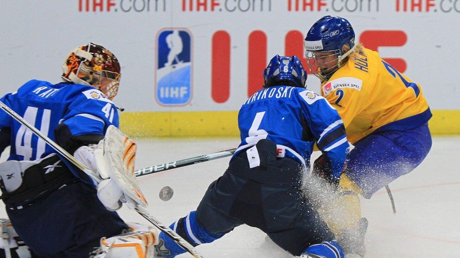 A belarusz zászló után a jégkorongszövetség zászlaját is levetette a rigai polgármester