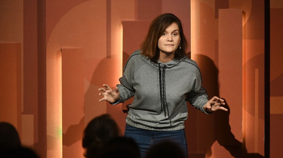 Amikor még a legszörnyebb trauma is vicces: megnéztük Pottyondy Edina önálló estjét