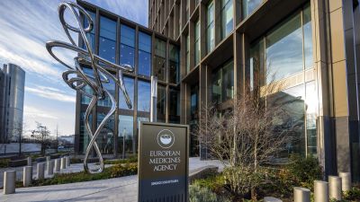 Engedélyezték az EU-ban az AstraZeneca oltását, így már három vakcinával lehet oltani