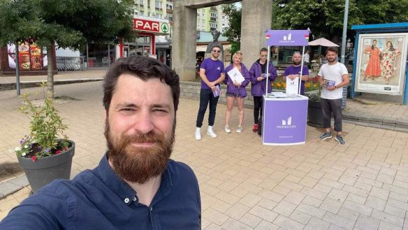 A Momentum korábbi szóvivőjét támogatja a DK Pécsett