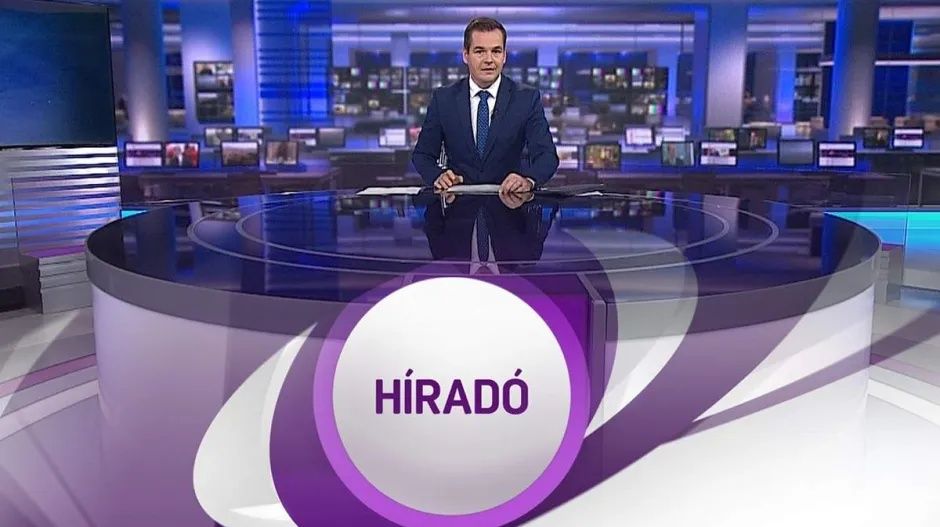 Elfelejtette megemlíteni a köztévé, hogy az „erdélyi születésű fiatal” a Miniszterelnökség dolgozója