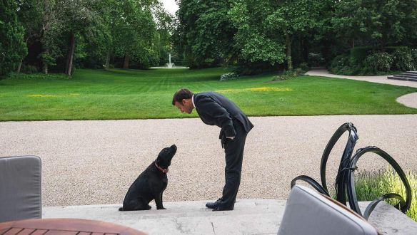 Még mindig nincs baloldali ellenfele Macronnak, ezért a jobboldalon biztosítja be magát