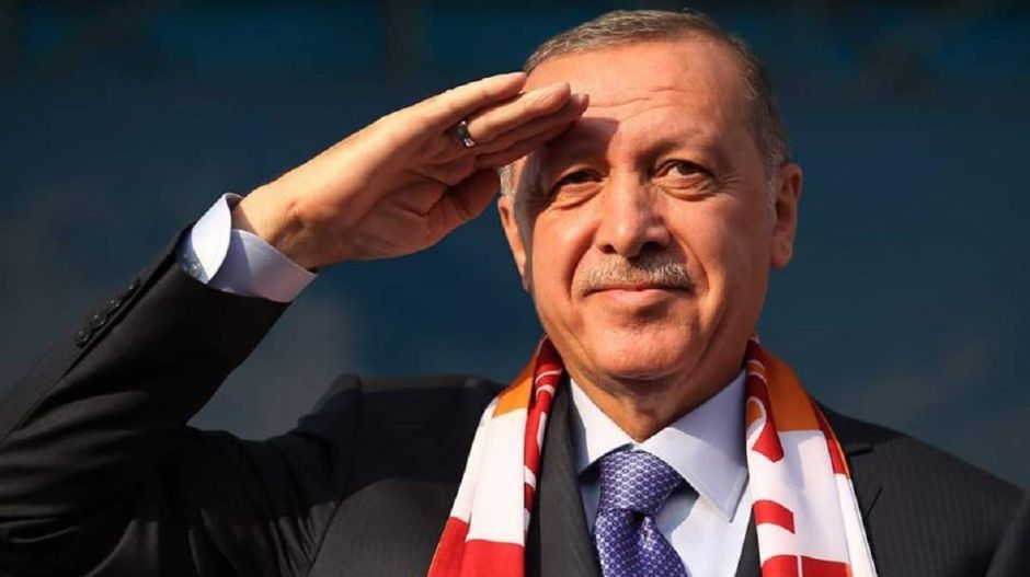 Elérhetetlenné tenné Erdoğan a közösségi oldalakat, ha nem alkalmazkodnak a tervezett törvényéhez