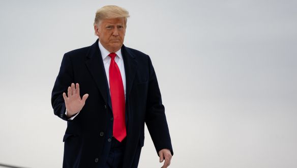 Elon Musk éppen most bonyolítja meg Donald Trump életét