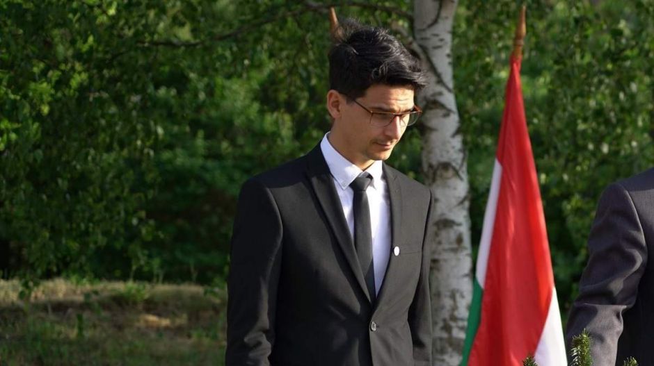 Együtt szívatta meg a Fidesz és az ellenzék a gödi momentumos polgármestert