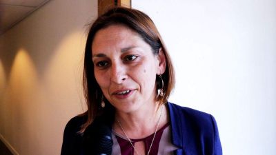 Járóka Lívia az Azonnalinak: Ha a DK-nak és a Momentumnak fontos a roma érdekképviselet, szavazzanak rám!