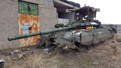 Mosógépekből és hűtőszekrényekből kiszerelt chipeket tesznek az oroszok a tankjaikba