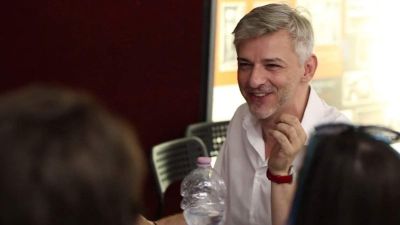 Alföldi Róbert az Azonnalinak: Semmi olyasmi nem történik, ami engem cáfolna