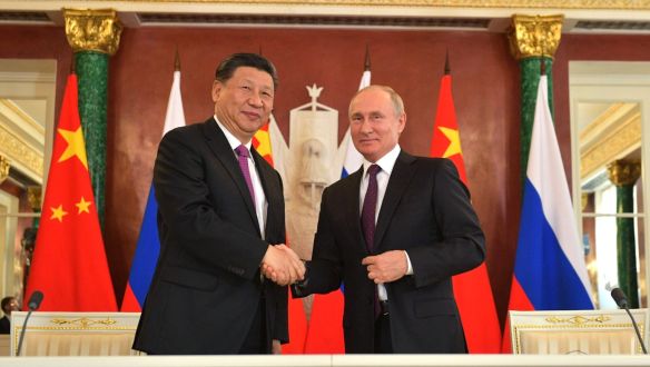 Kína semlegesek mutatja magát az ukrajnai konfliktusban, de az állami médiája keményen tolja az orosz propagandát