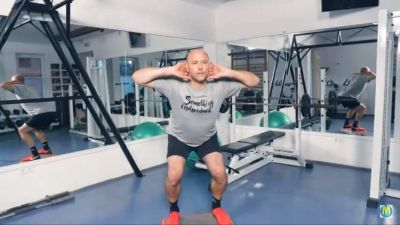 Király Gábor karrierje végére már a mozgás nélküli izmosodást reklámozza