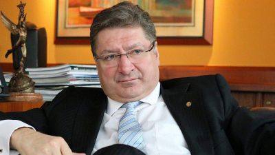 Magánrepülőzés? A magyar közvélemény prűd! Parragh Lászlónak mindenre van válasza