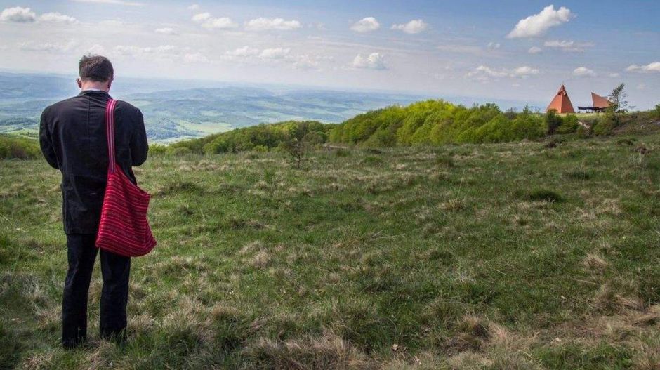 Szedheti a cókmókját a legrosszabb szóviccet elsütő magyar EP-képviselő