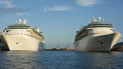 Koronavírus: már egy kínai útlevél is elég lehet, hogy kitiltsanak a tengerjárókról