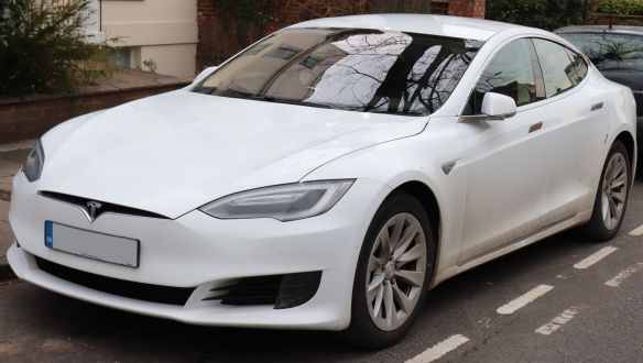 Kémkedhetnek a kameráikkal – kitiltotta Berlin egyes részeiről a Teslákat a német rendőrség