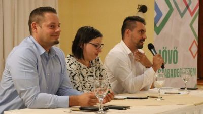 Vona szerint a holtak seregének legyőzése fontosabb a vitáknál