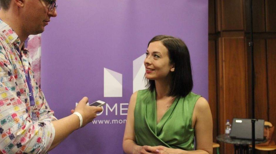 Na de miért érdekelt engem Cseh Katalin zöld ruhája?