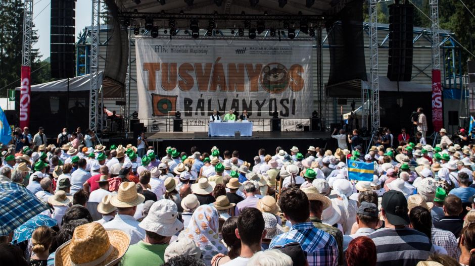 Belső utasítással pörgetheti fel a kormány a határon túli szavazók számát a választásokra