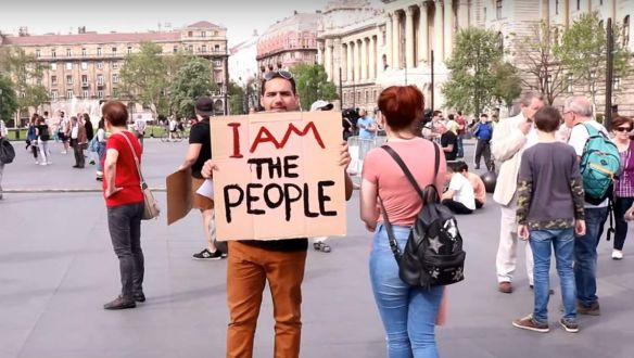Mi olyan nehéz egy középfokú nyelvvizsgában? Megkérdeztük a tüntető diákokat