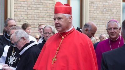 Vezető katolikus bíborosok állítják: a koronavírus-járvány egy világösszeesküvés része