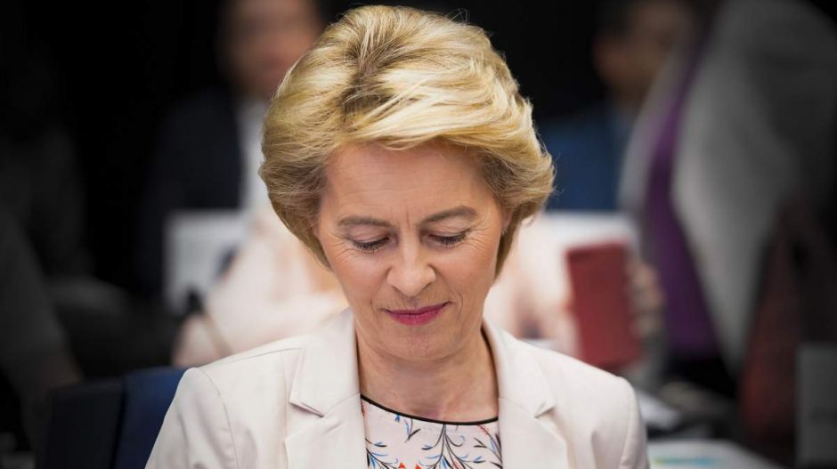 Női biztosjelöltet is szeretne hallani Orbántól von der Leyen