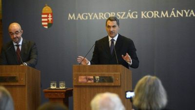 Lázár az Azonnalinak elmondta, nem nézi a House of Cards-ot