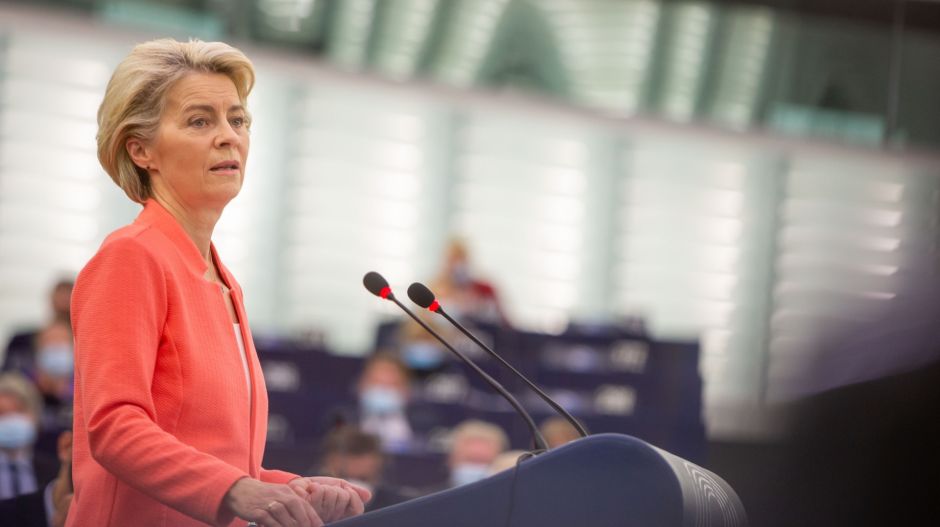 Jogállamiság, közös menekültügyi paktum, határozottabb fellépés Kína ellen – ezekről beszélt Von der Leyen az évértékelőjén