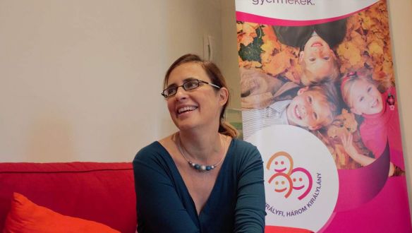 Nem vagyunk fideszesek, de a kormány a mi családprogramunkat valósítja meg – Skrabski Fruzsina az Azonnalinak