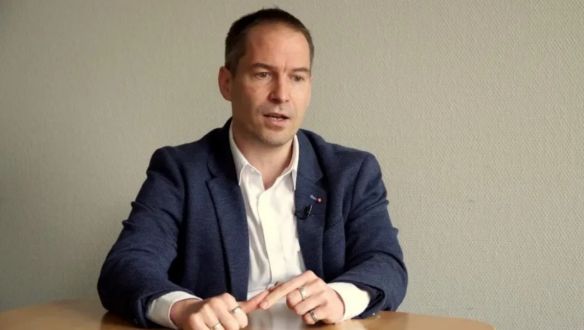 Nem túlzás feltételezni, hogy vannak konspiratív technikák a kormányoldalon – Krekó Péter az Azonnalinak