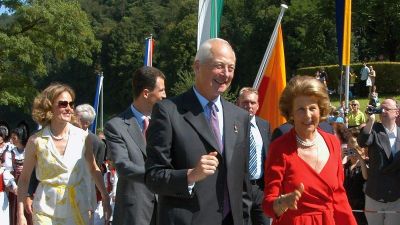 Boldog 300. születésnapot, Európa második leggazdagabb országa!