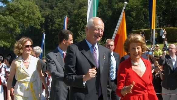 Boldog 300. születésnapot, Európa második leggazdagabb országa!