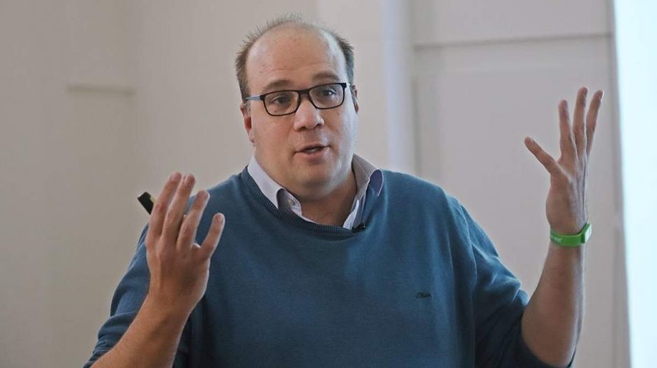 Ha nem akarjuk megváltoztatni a szokásainkat, fel kell készülnünk a járványokra – Jordán Ferenc hálózatkutató biológus az Azonnalinak