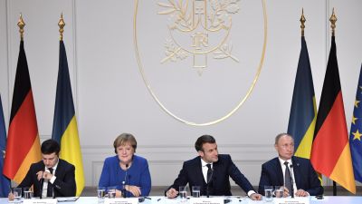Zelenkszij tárgyalni hívta Putyint, aki hajlandó egy asztalhoz ülni vele