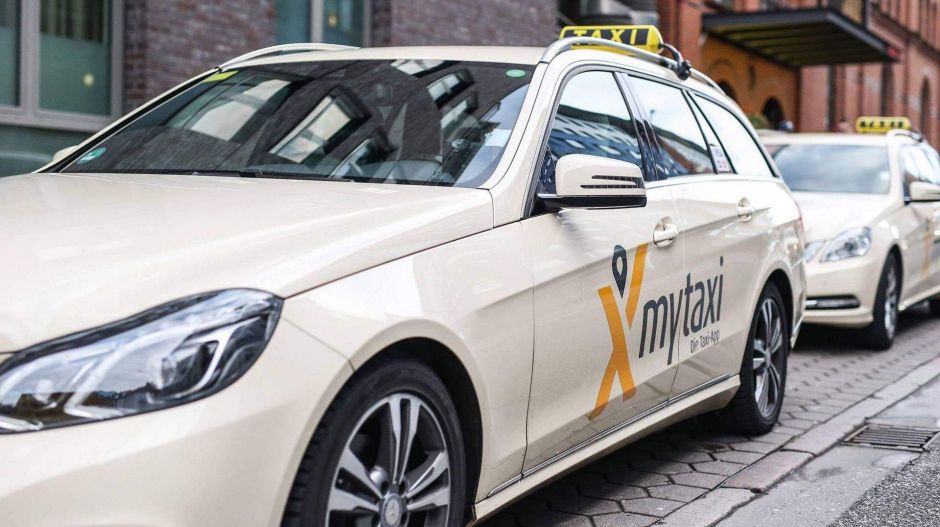 Nyolc EU-s országban is visszaadja a taxipénzt egy cég, ha az oltóközpontba fuvaroztattad magad velük