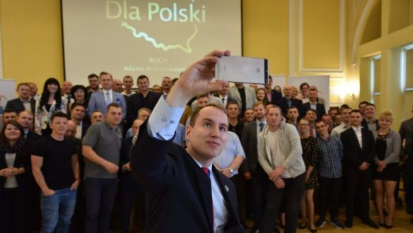 Oroszbarát szélsőjobboldalit igazolt a lengyel kormány. De vajon miért?