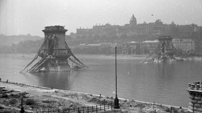 „Megkaptam, hogy buzi, zsidó, rohadt fasiszta vagyok.” Kitörésnapi emlékoldalt csinált Ungváry Krisztián