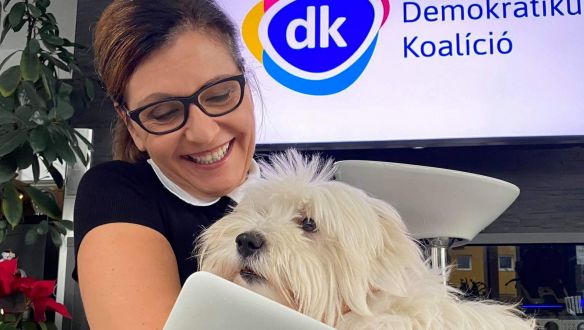 „Legyen végre EGYENES BESZÉD a politikában!” – így áll be a Jobbik Kálmán Olga mögé az előválasztáson