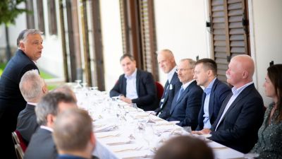 Orbán Viktor a „Nap” – megszereztük a lehetséges kormányzati struktúra ábráját