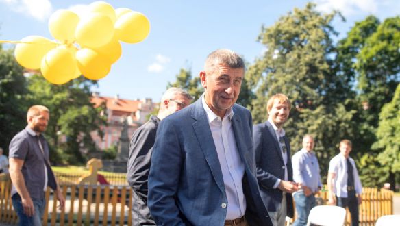 Pénzmosásnak tűnik a cseh kormányfő korábbi offshore kastélyvásárlása szakértők szerint