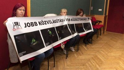 Pár éve még lesorosügynöközték őket, most már a helyi civilekkel közösen hozná rendbe a közvilágítást a gyáli Fidesz