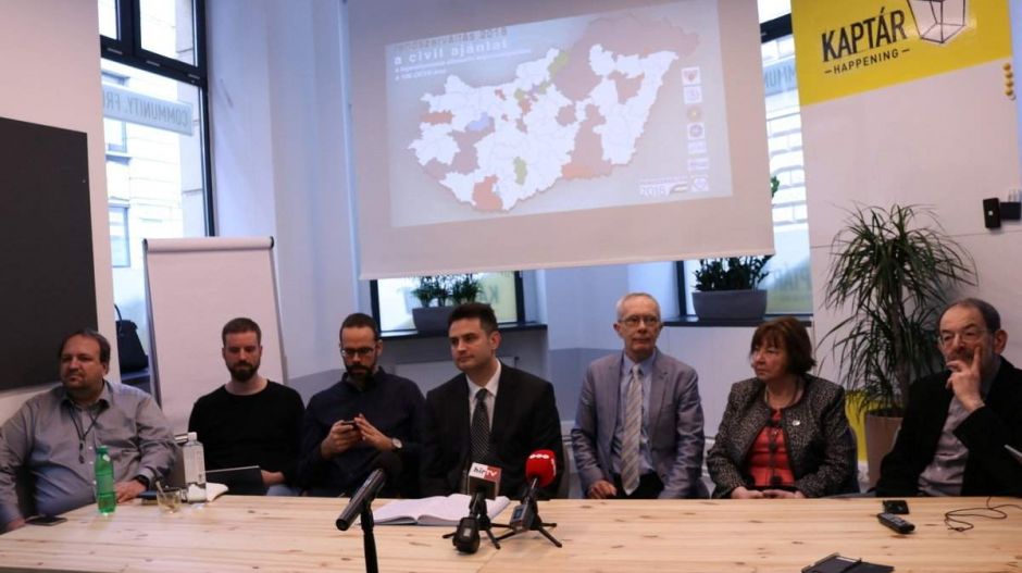 Márki-Zayék megmondják, kikkel lehet leváltani a kormányt