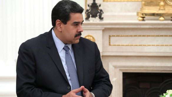 Koronavírus elleni „csodacseppeket” népszerűsített, nem is posztolhat Facebookon egy hónapig a venezuelai elnök