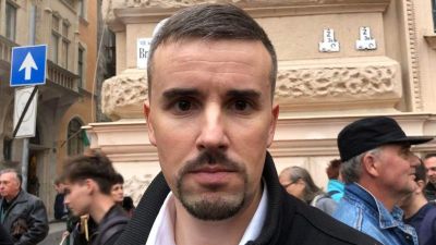 Jobbik-szóvivő az Azonnalinak: Orbán zsebdiktátor, egy kisstílű gazember